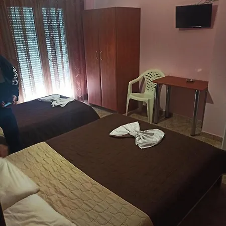 Aparthotel Villa Louiza *